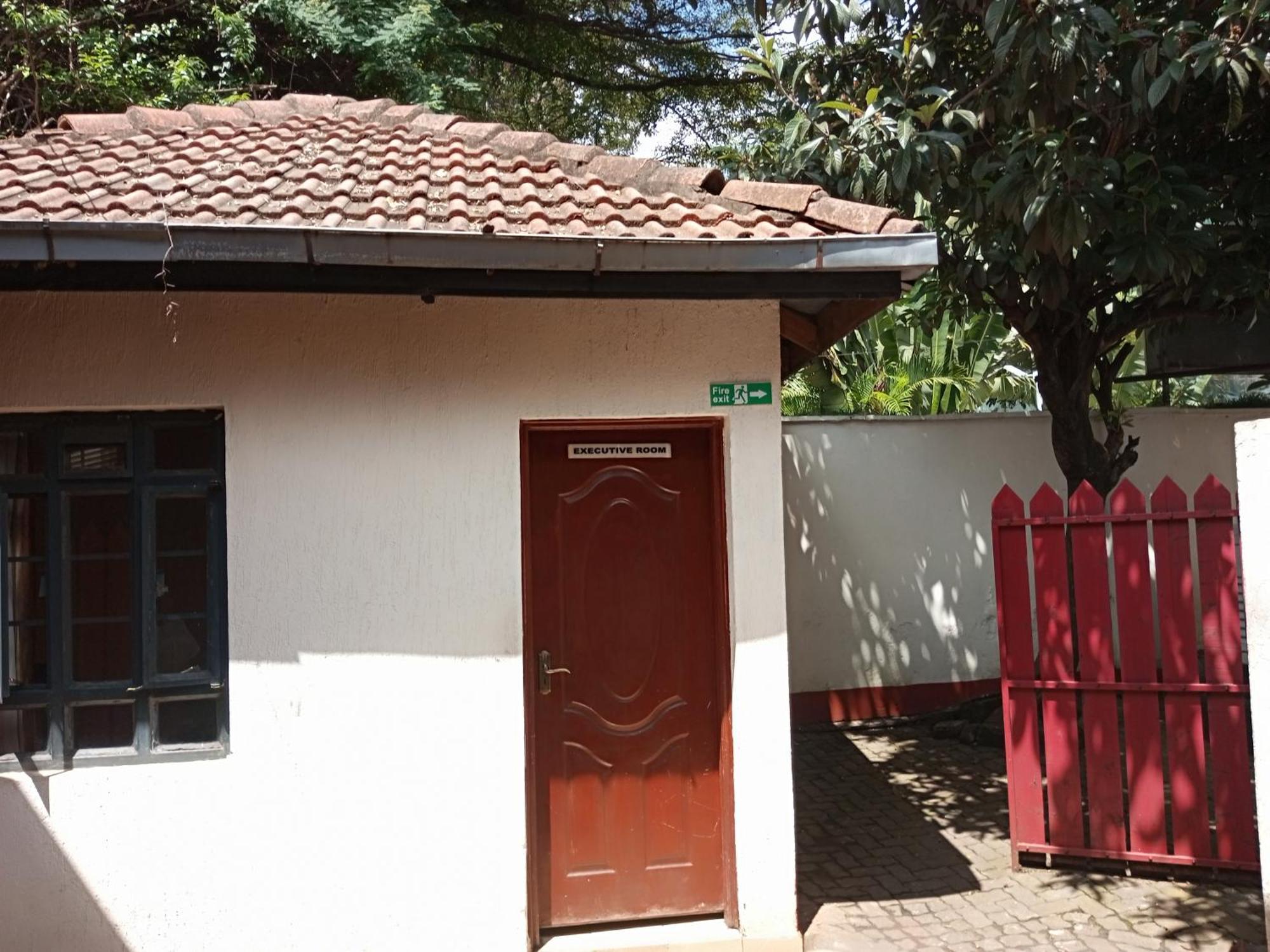 Fourth Parklands Hotel Nairobi Exterior foto